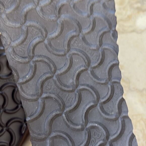 BETULA by BIRKENSTOCK~ Gizeh Thong Sandals ~ Brown Suede Leather - Picture 16 of 16